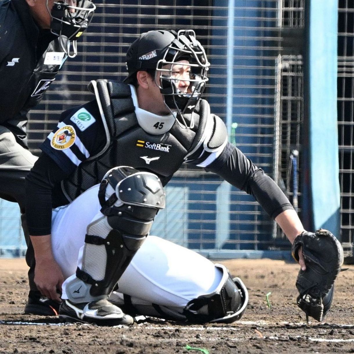 晴に迷惑かけたっすね」 捕手再挑戦のソフトバンク栗原陵矢、実戦初