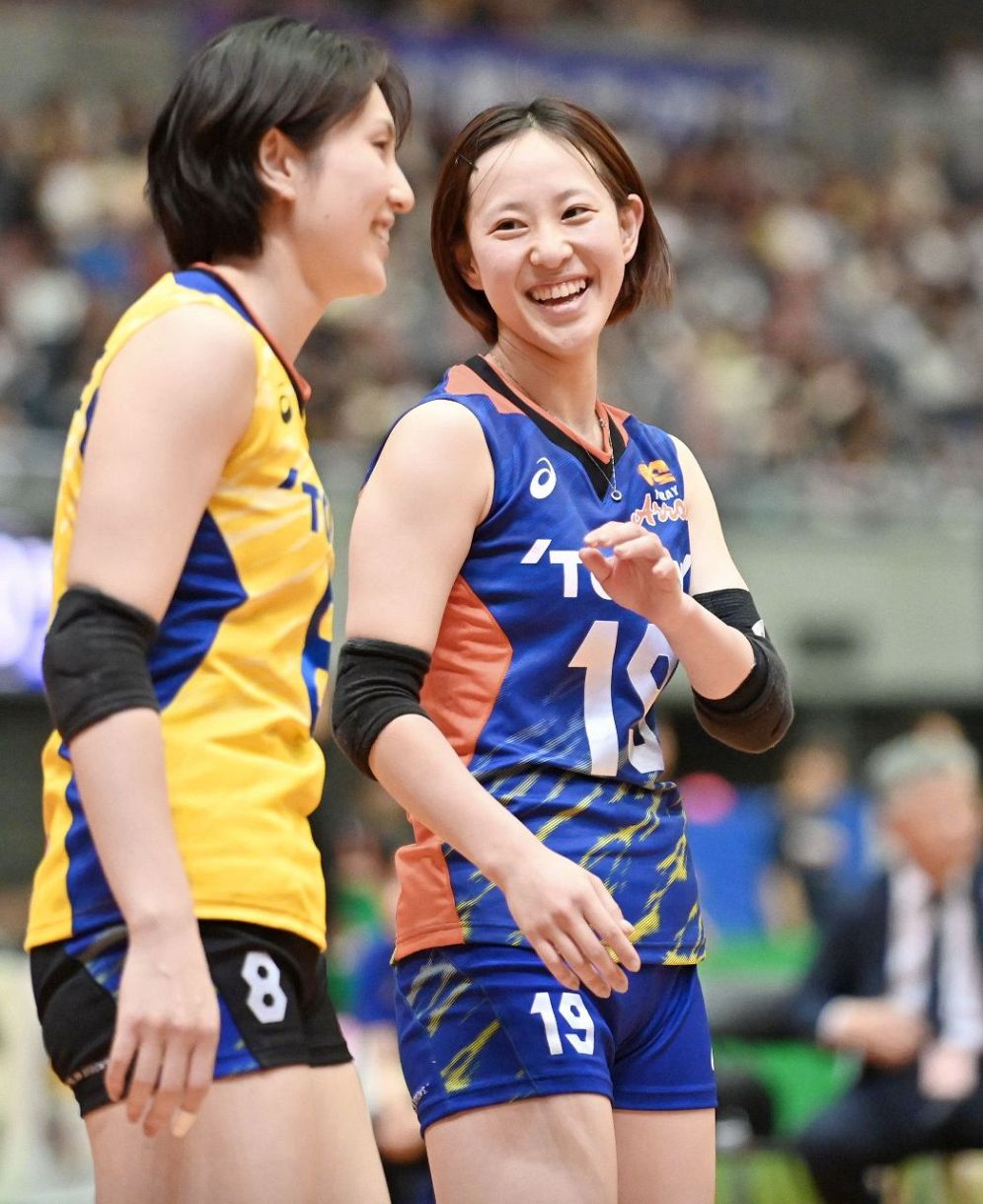 東レ・アローズ 本当に情けない」高校生にも負けた名門・東レアローズ…屈辱の中で〝陽キャ〟リベロが見つけた「明日」への種【黒鷲旗バレー】：「おっ！」でつながる地元密着のスポーツ応援メディア  西スポWEB OTTO!