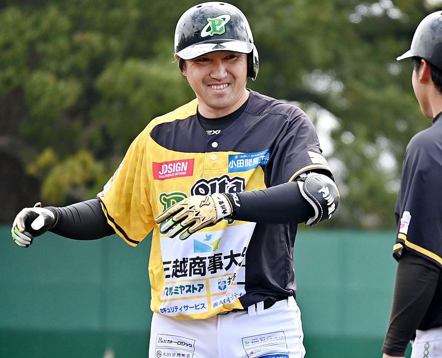 内川聖一、現役ラストゲームで1安打 1132人のファンの前で中前打