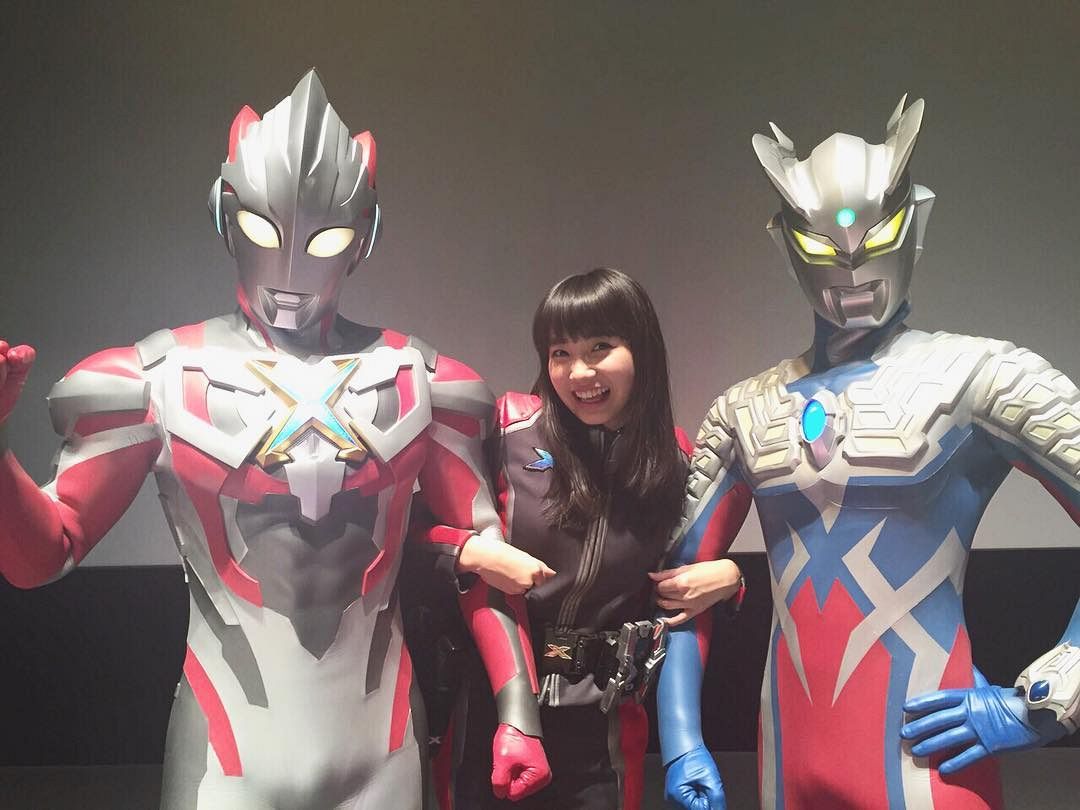「ウルトラマンX」から10年…30代突入〝町中華女優〟誕生日ショットに「キックいかなきゃ」「今も昔も可愛い」