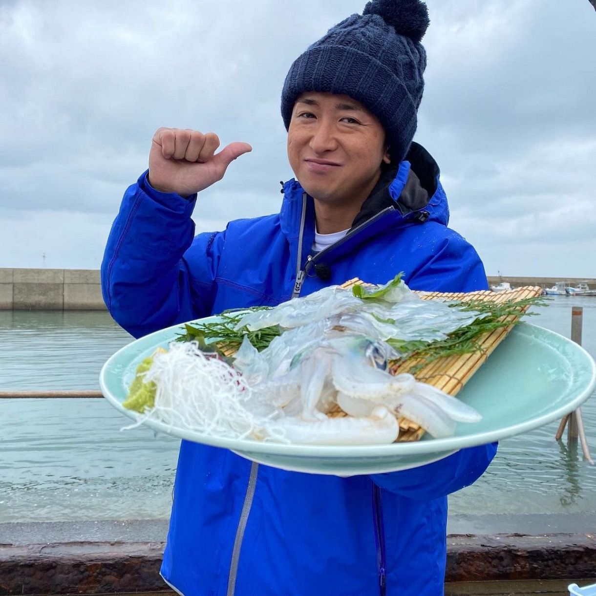 そんな髭伸びる？」「真っ黒すぎ…」激レア！大野智〝プライベート2S