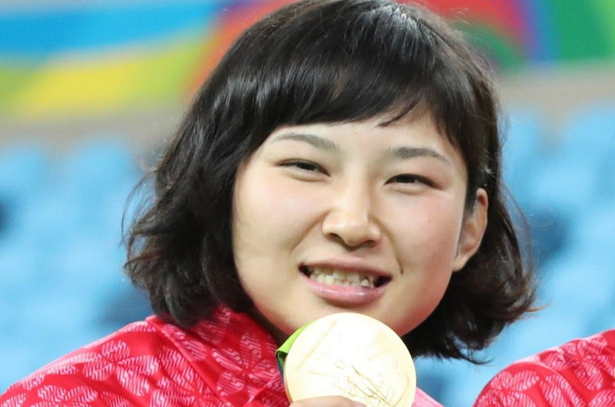 産後4カ月…レスリング土性沙羅さん〝雰囲気がらり〟お宮参り着物 