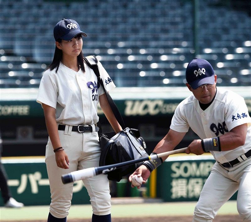 沖縄商学 Tシャツ ユニホーム 2000年 高校野球 甲子園 高校 ブラック 沖縄商学 Tシャツ ユニホーム 2000年 高校野球 甲子園 高校