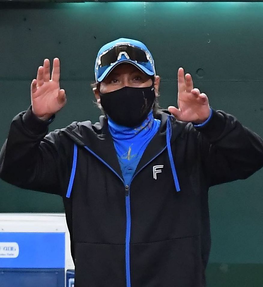 新庄剛志監督「全員で勝つのみ」日本ハム15安打で逆転勝ち