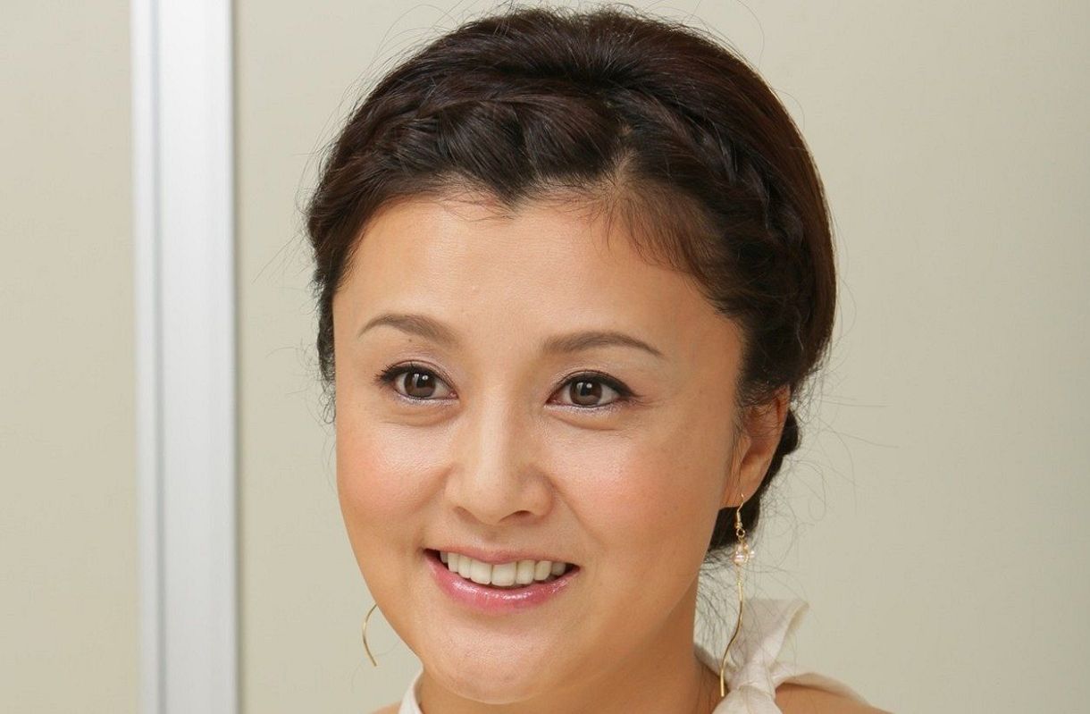 紀香 さすが紀香さま」藤原紀香〝54歳のデコルテ全開〟大胆ゴージャスドレス