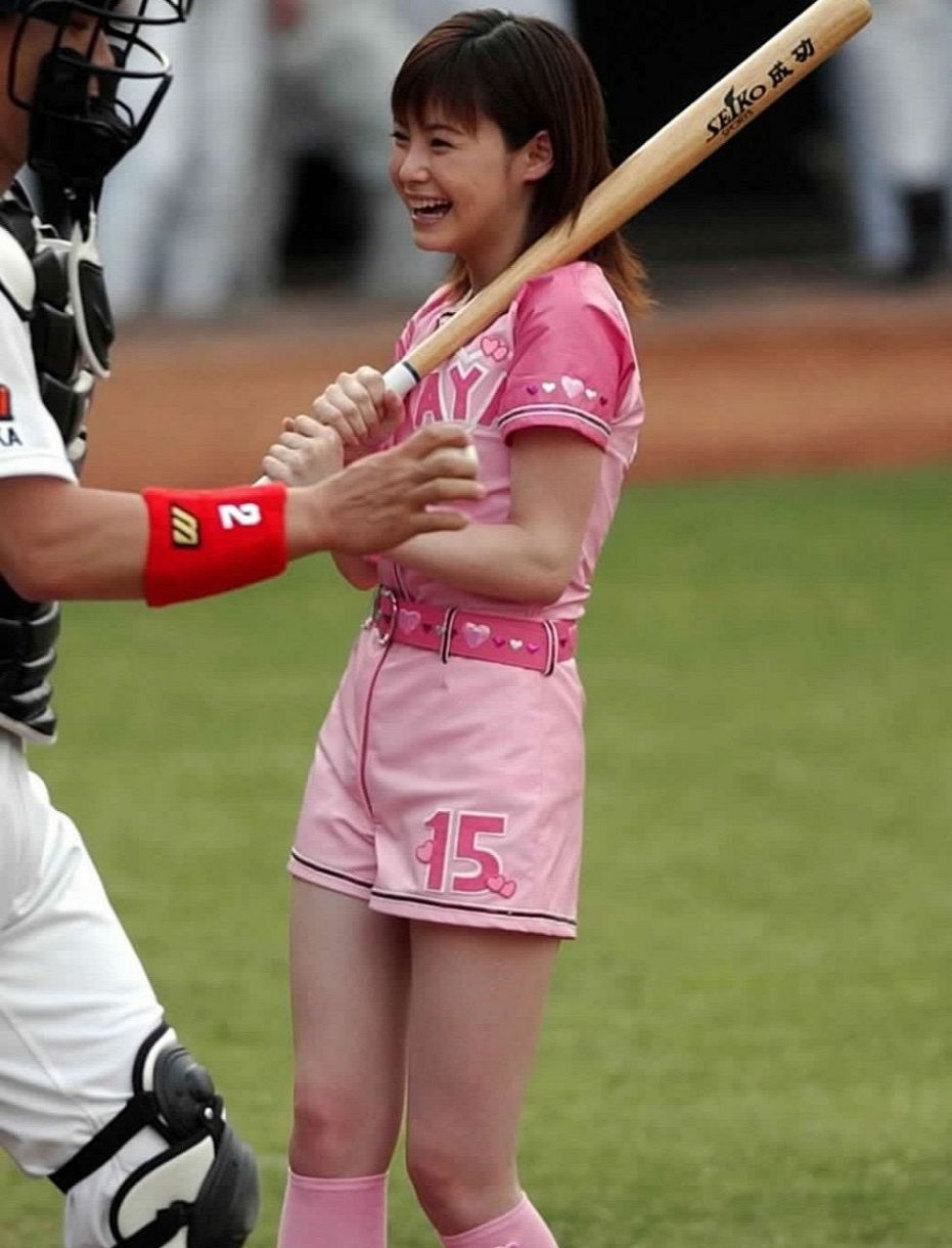 近影が話題の松浦亜弥。写真は2002年ダイエー－オリックスの｜「橘家が