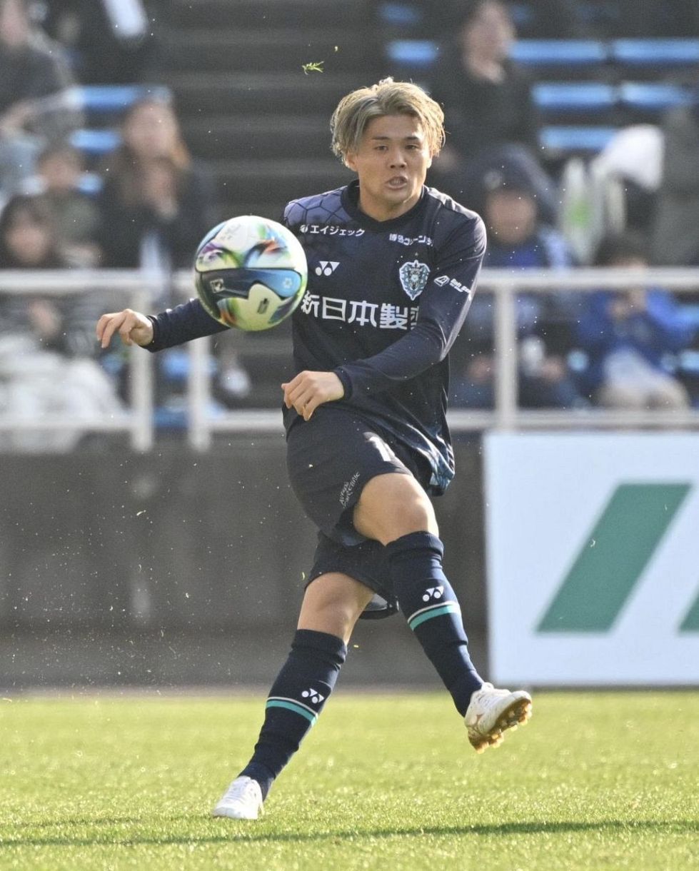 名古新太郎｜アビスパ福岡が先発7人入れ替え 3バック総替え 名古新太郎
