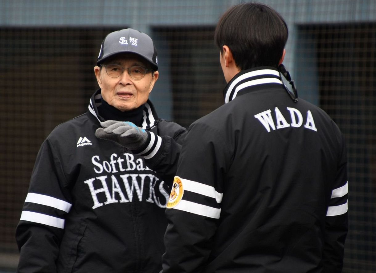 ソフトバンク王貞治球団会長が宮崎キャンプを今年初視察 打撃練習など