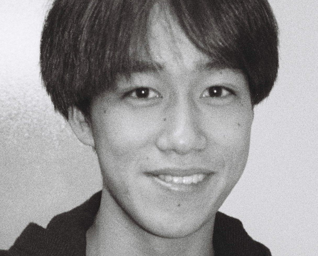 山本淳一？光GENJIの？」「前髪…」54歳〝おでこ出し〟リハ姿に驚きの声