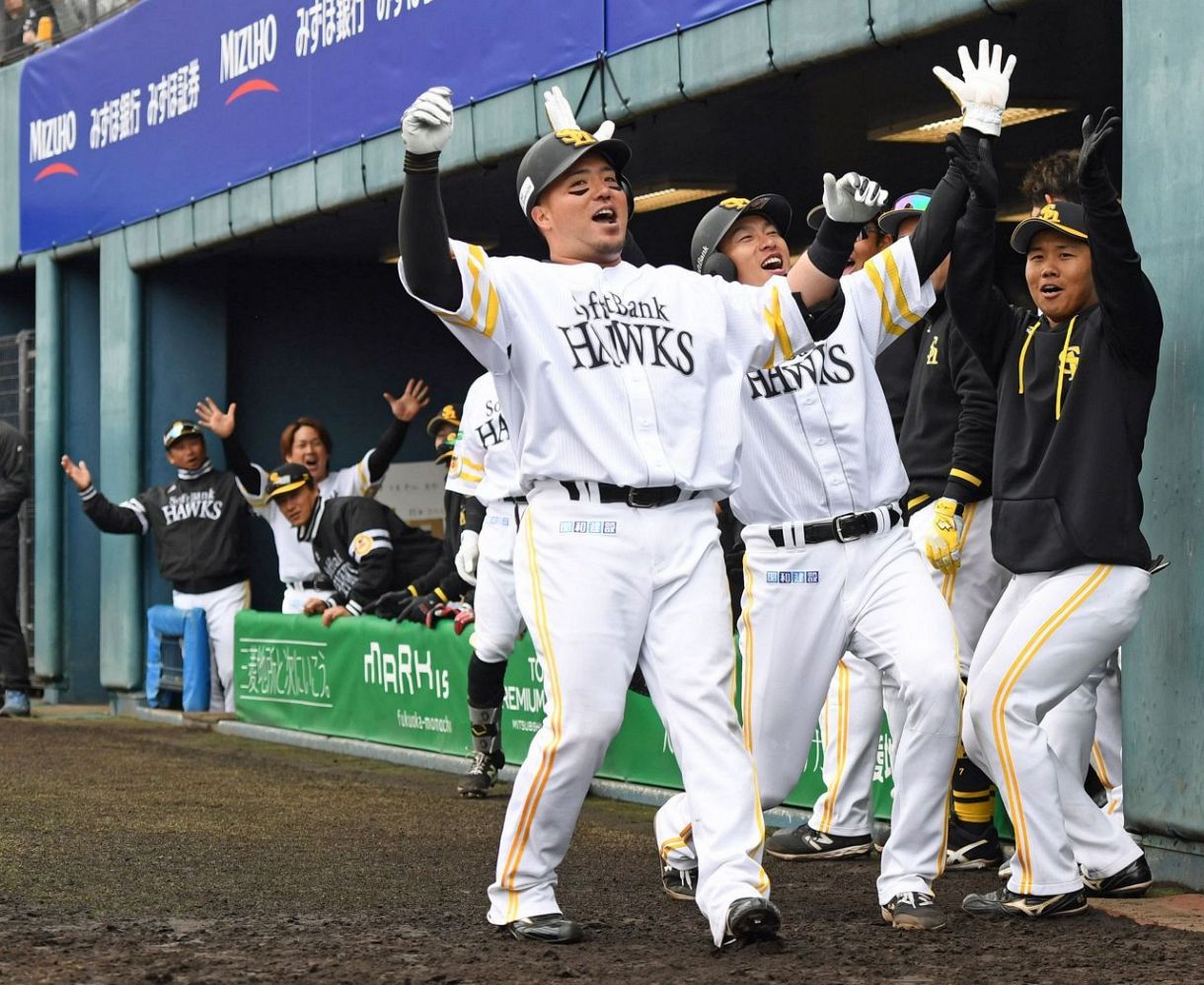 貫禄の対外試合チーム1号 ソフトバンク山川穂高に小久保監督「一