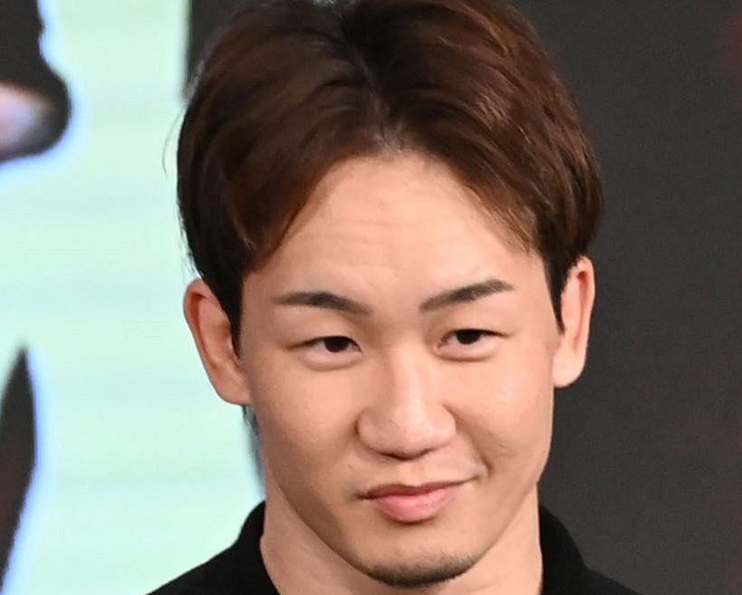 150万円のスニーカーを5秒で即決」朝倉未来の〝爆買い〟動｜「BDより