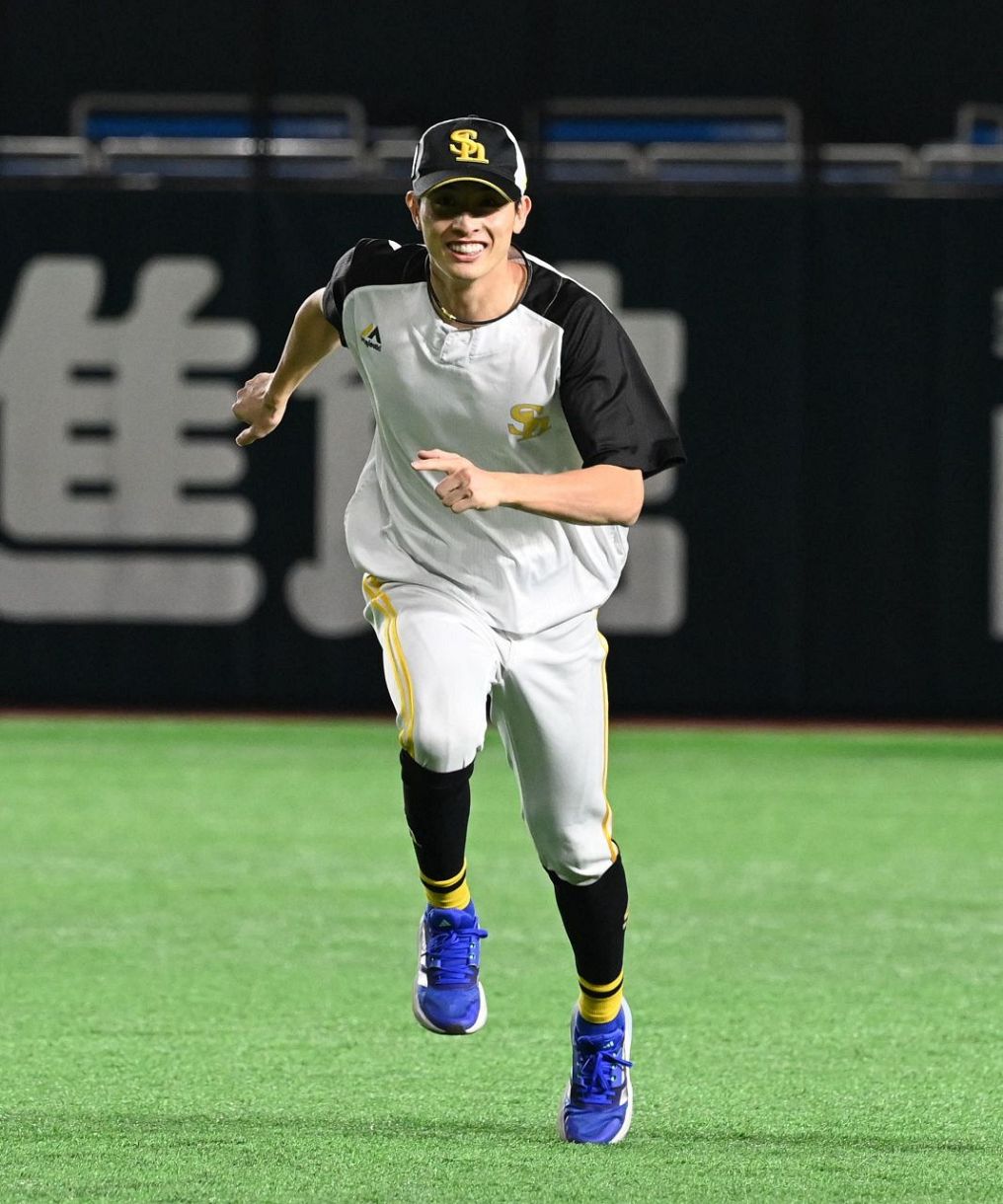 【本人私物/証明書あり】周東佑京選手のバッティングレガース 本人私物/証明書あり】周東佑京選手のバッティングレガース