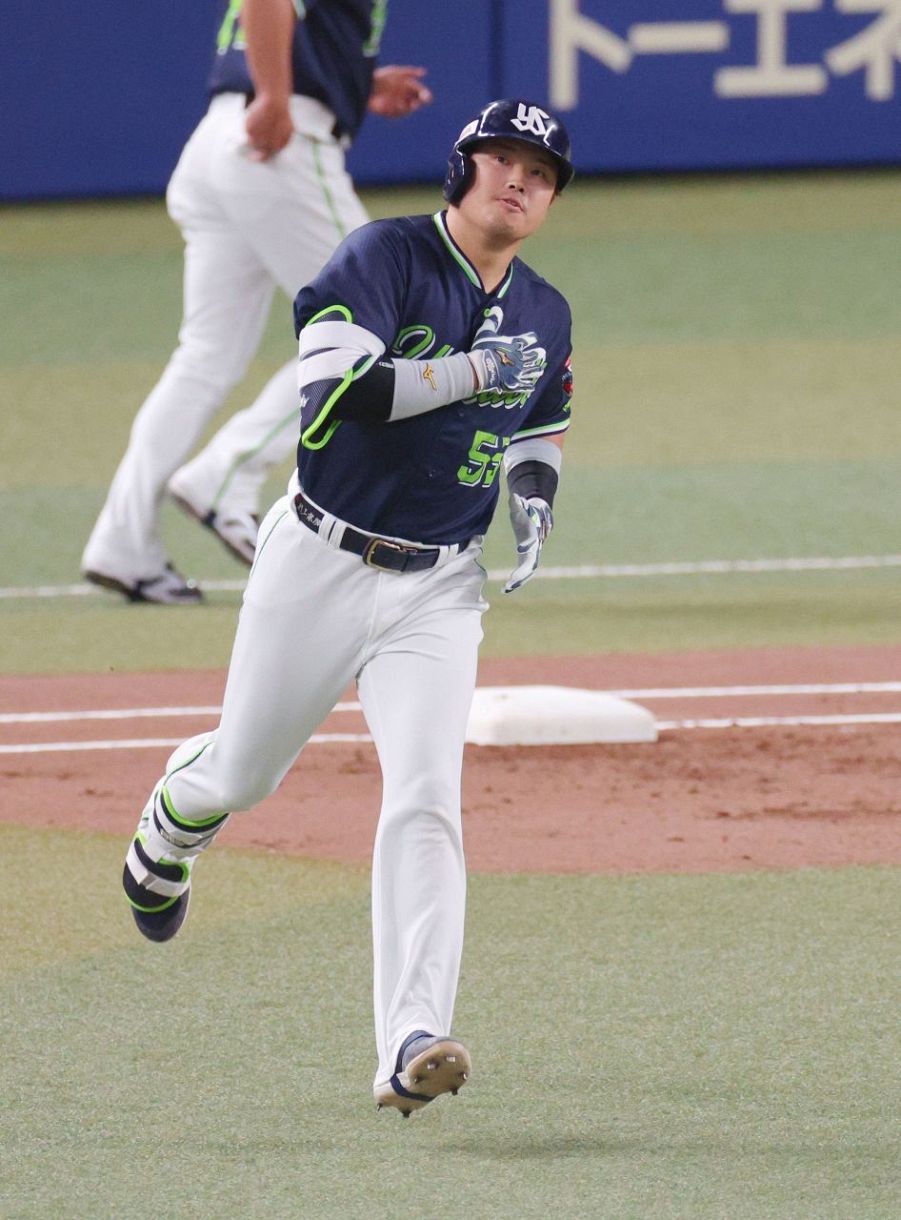 昨年9月以来の「4番弾」ヤクルト村上宗隆が先制2号2ラン 開幕戦