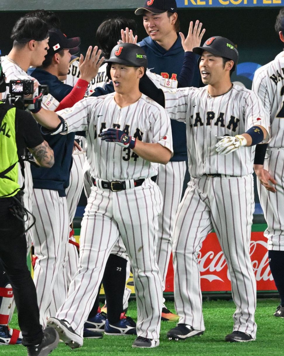 60年ぶり天覧試合　WBC 1次リーグ1位突破　神戸新聞 3/9 記事 侍ジャパンが60年ぶり「天覧試合」で豪州に逆転勝利、3連勝でC組1位