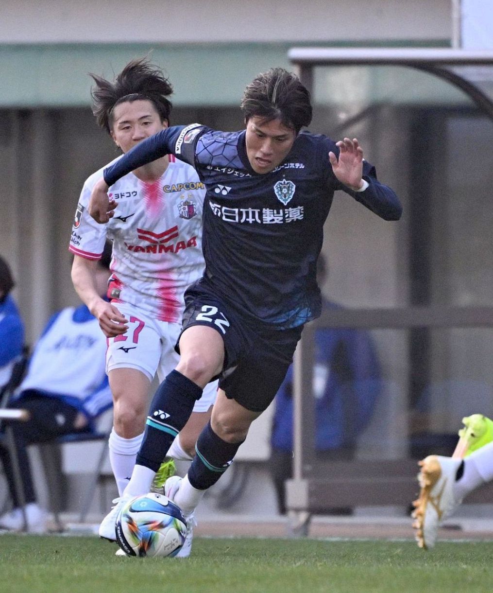 の*け様 99-00アビスパ福岡#22 実使用 自分が出たらあれくらいはできるぞという証明はしたかった」J1アビスパ