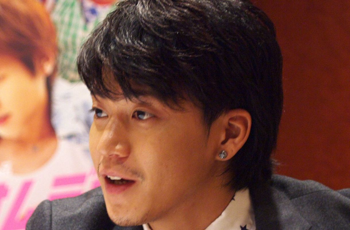 「どっちも分からなかった」キャップ&眼鏡姿〝雰囲気ガラリ〟オフ ...