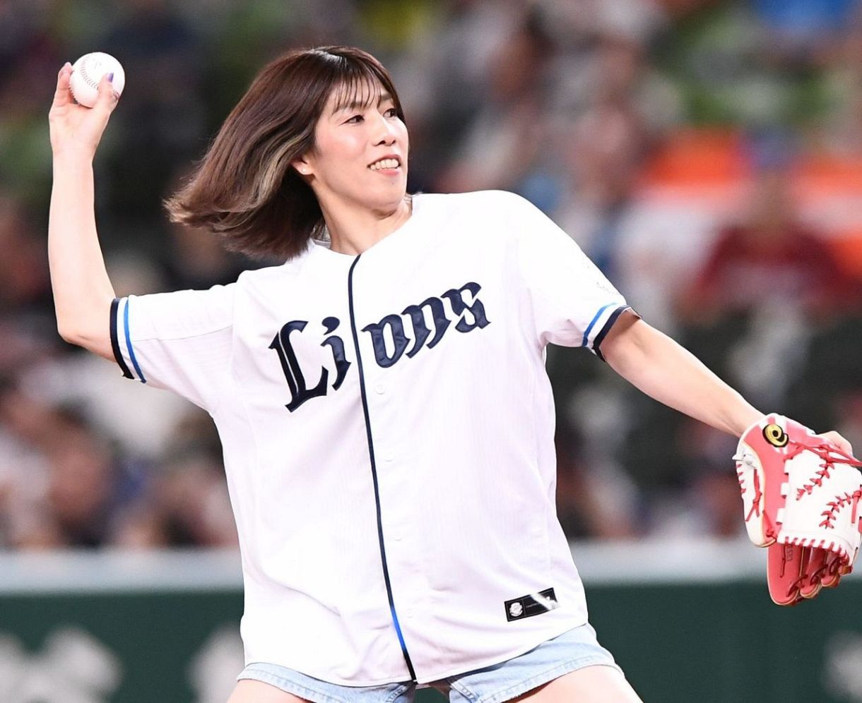 上戸彩 サインボール 始球式 記念グッズ