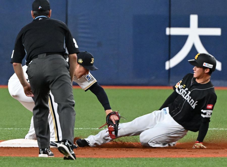 提案のおかげです」 ソフトバンク小久保監督、逆転勝ちに導いた2人の