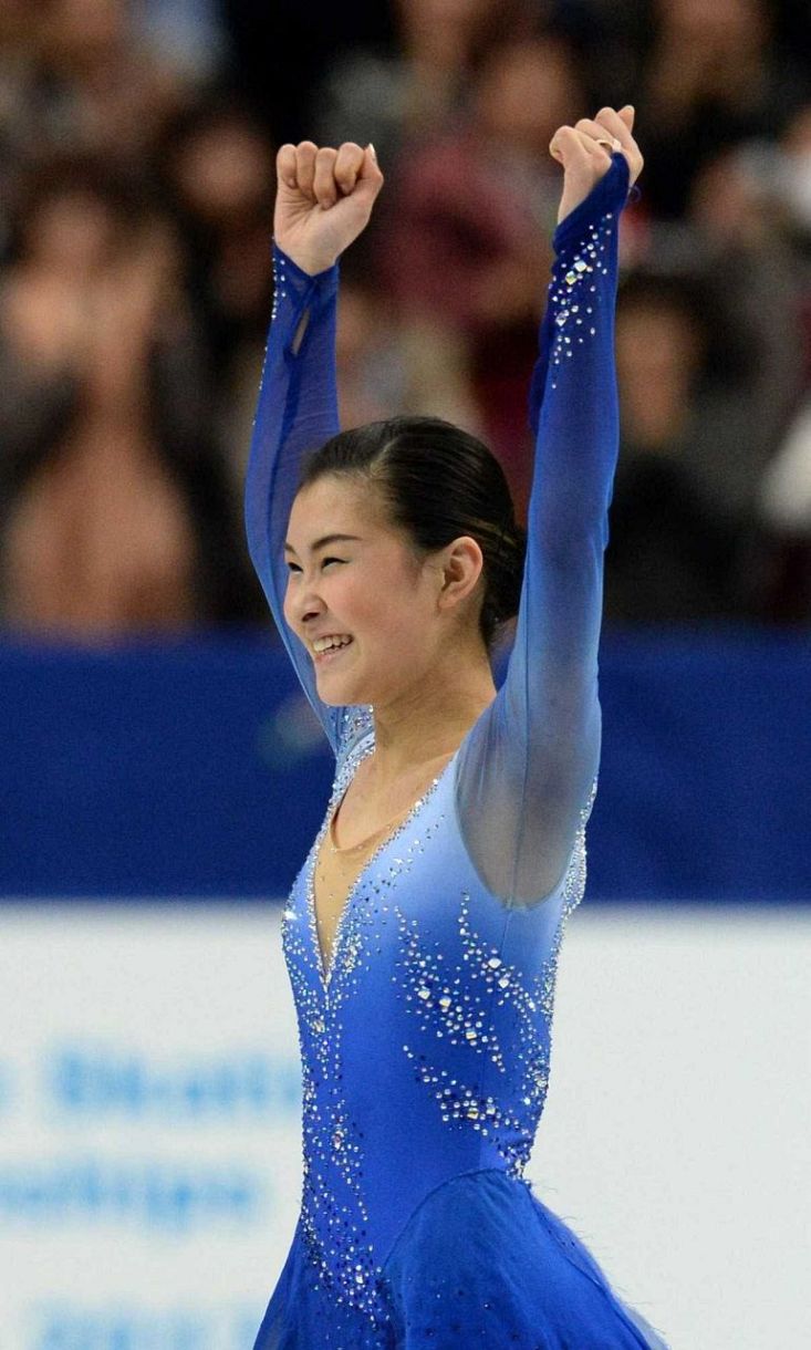 フィギュアスケート村上佳菜子、海辺での大胆水着ショットが話題