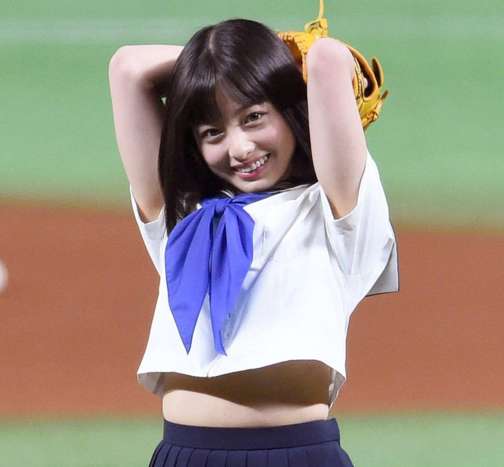 橋本環奈｜橋本環奈が中秋の名月にご褒美ショット！ SNS騒然「団子より 