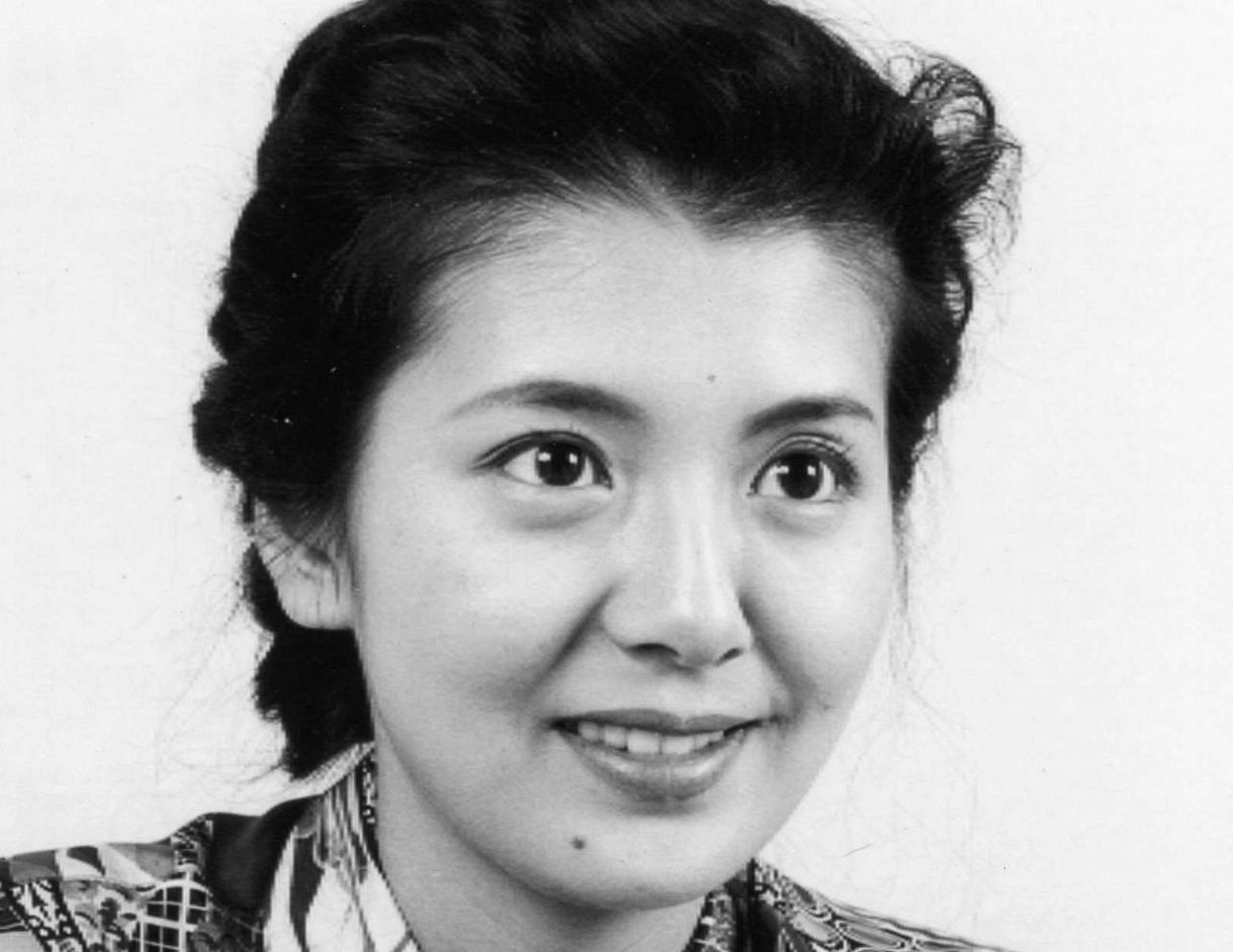 スケバン刑事II」から41年…58歳南野陽子〝初春純白ドレス〟に「涙出