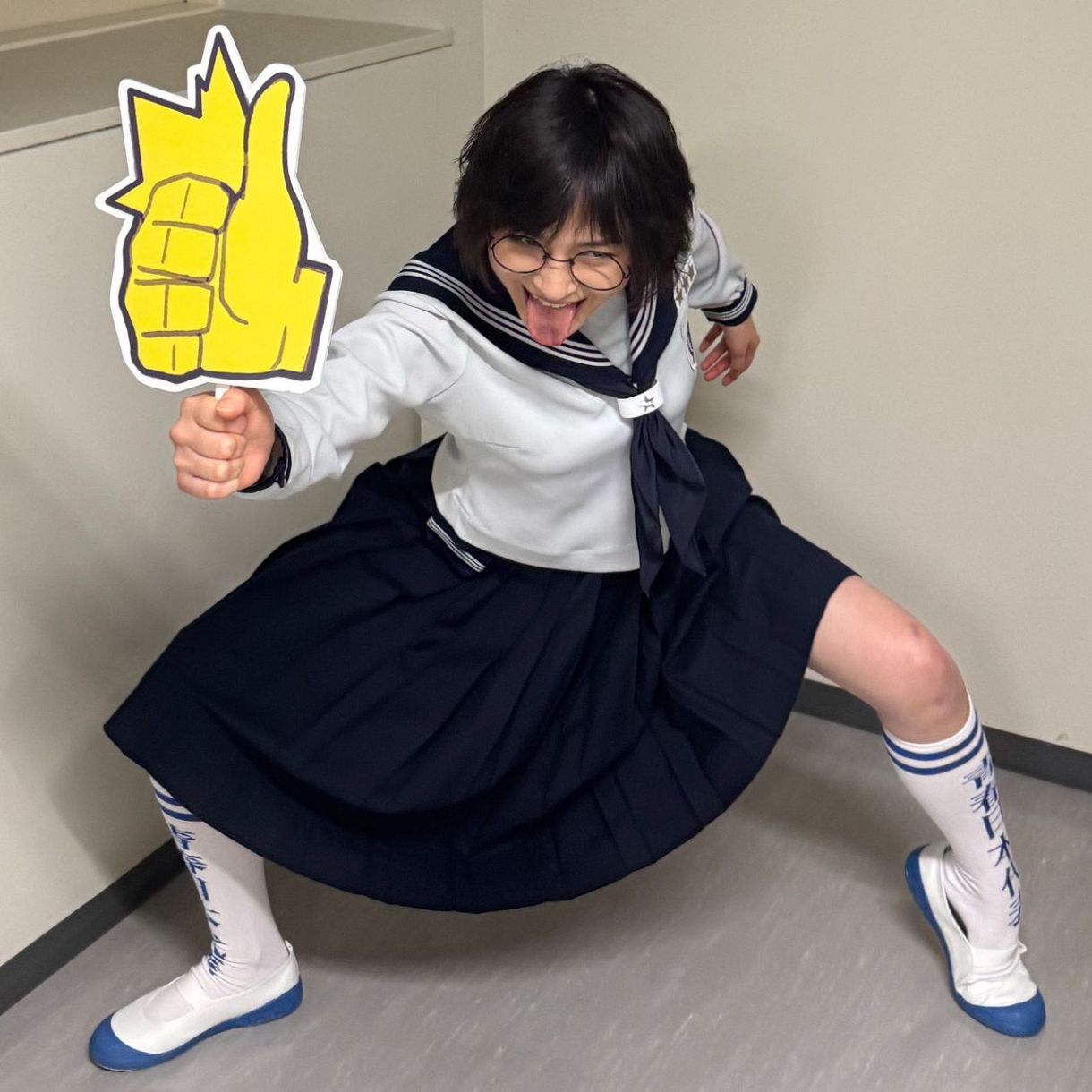 不気味」「怖い‼」〝衝撃の変貌写真〟公開！新しい学校のリーダーズ