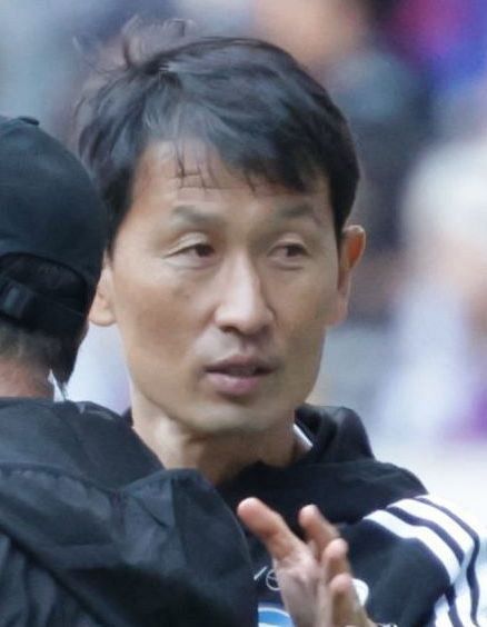 J1アビスパ福岡来季監督に金明輝氏就任へ J1町田躍進支えたヘッドコーチ 鳥栖監督時代にパワハラ行為で降格 4年ぶり監督復帰:「おっ!」で