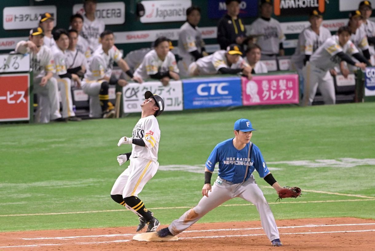 かすんだ勝利への道筋　痛恨の8回の攻撃にもソフトバンク小久保監督「すぐに送るなら…」