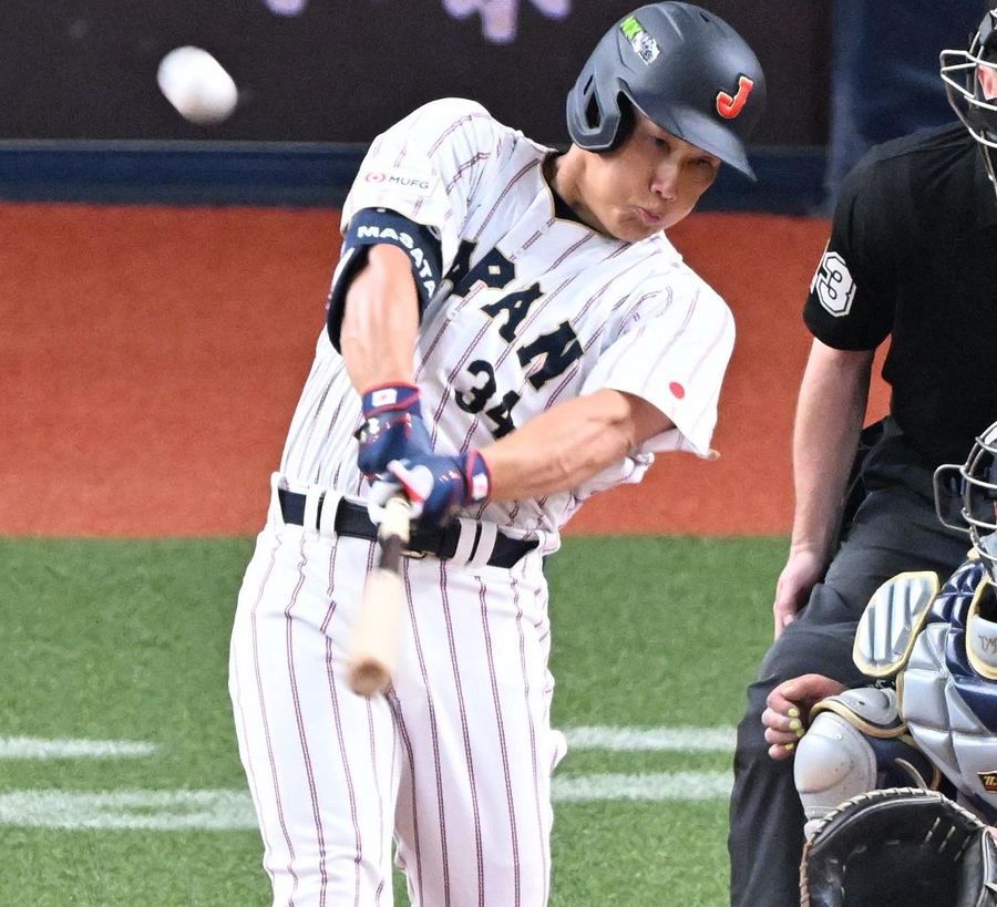 侍ジャパン】吉田正尚が〝メジャー組1号〟 チーム初安打は右翼席中段