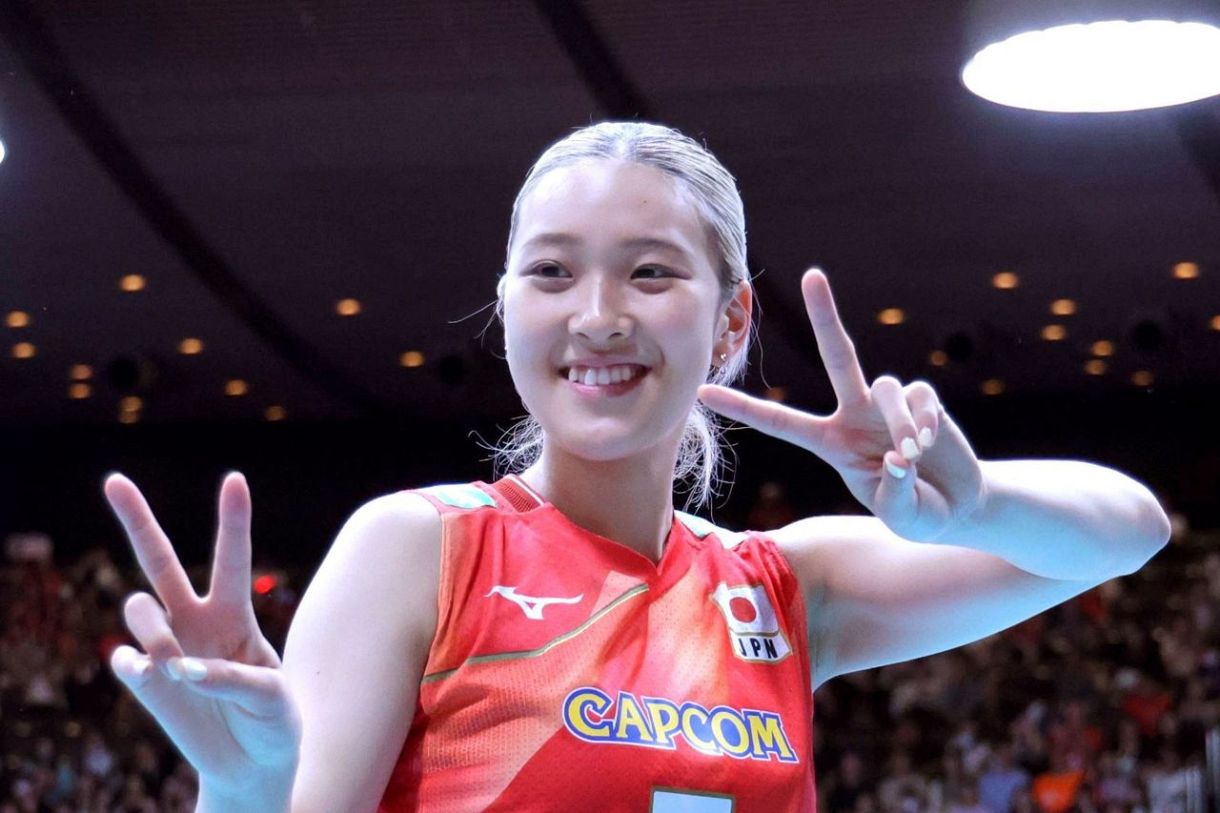 K*U様 佐藤淑乃 さらに垢抜けた」金髪おろして〝雰囲気ガラリ〟女子バレー佐藤淑乃に