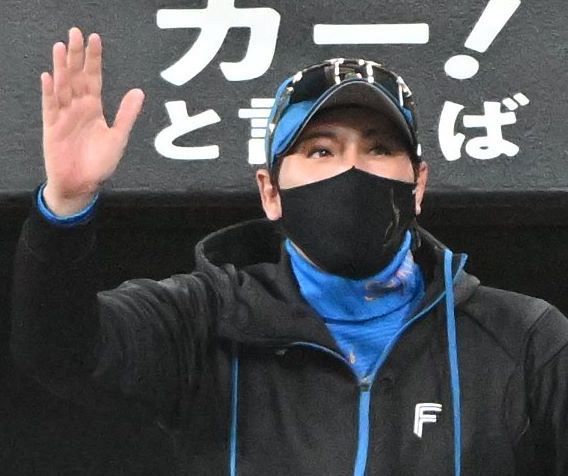 新庄剛志監督〝真剣勝負のちパフォーマンス〟古巣・阪神との3