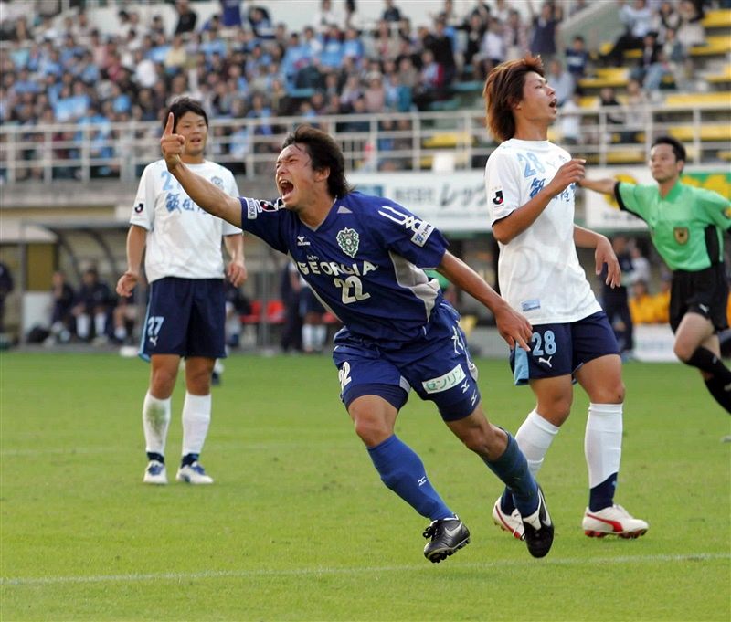 国見高校コンビが一撃！ アビスパ中村北斗が先制ボレー弾、城後