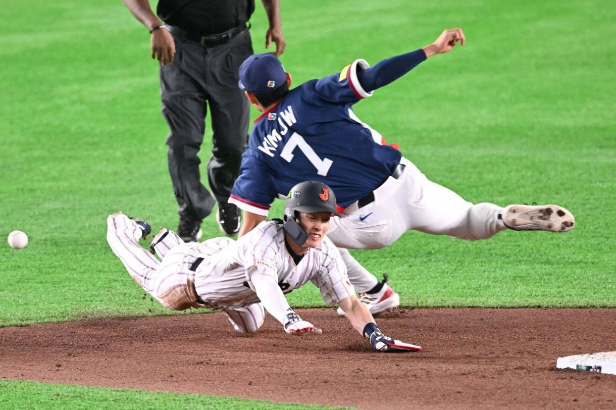 侍ジャパン・周東佑京、異例のヘッドスライディングで二盗成功 勝利へ