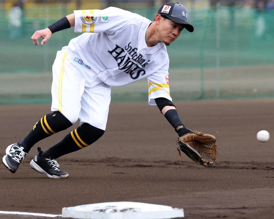 WBC代表のソフトバンク牧原大成、キャンプ合流即特守 「途中出場という