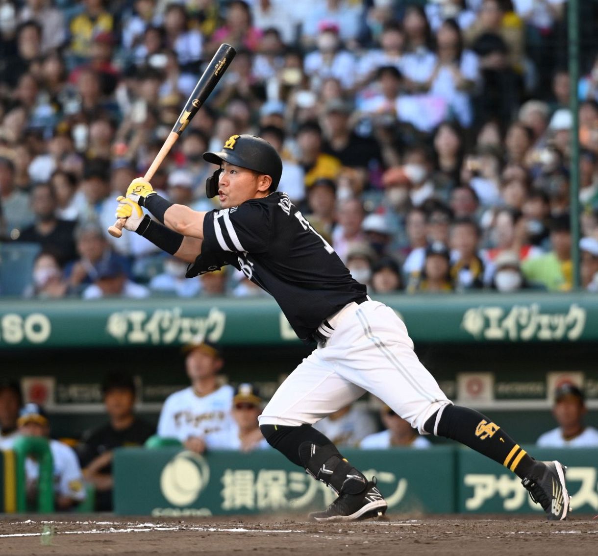 ソフトバンクが「あと1球」から逆転 中村晃が殊勲の二塁打、阪神の