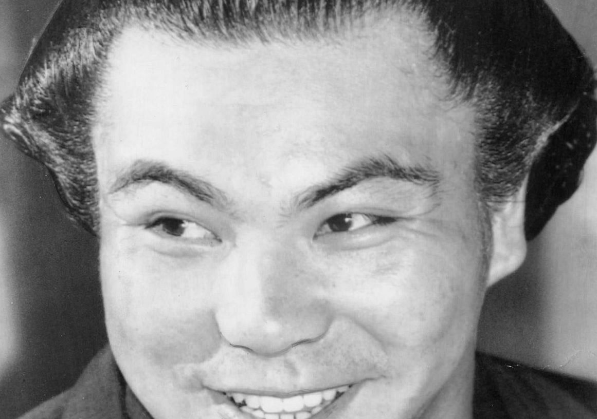 初めて見た‼」父は大横綱・千代の富士！39歳長男〝父譲りの男前