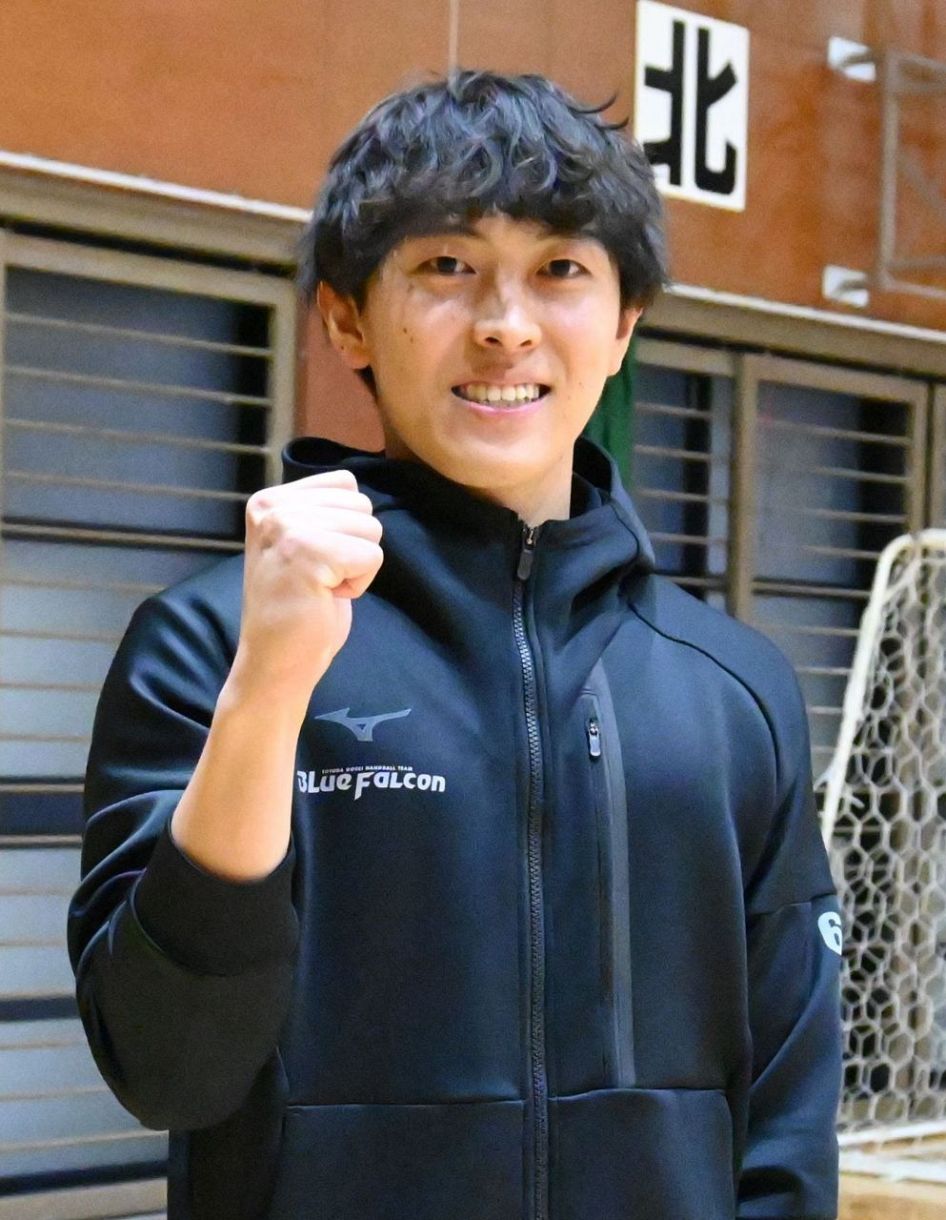 松中信彦コーチ長男「ストライクを投げられるとは」 始球式で〝親子