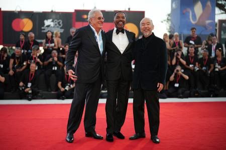 塚本晋也監督作品に大きな拍手 ベネチア国際映画祭で公式上映：「おっ