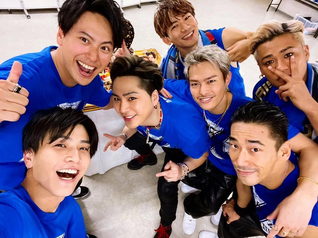 激変した姿が話題になったØMI(登坂広臣、左から3人目)。(｜「全然違う