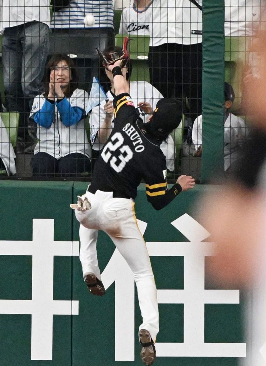 出る以上はやらないと」 3戦ぶりスタメン復帰のソフトバンク周東佑京