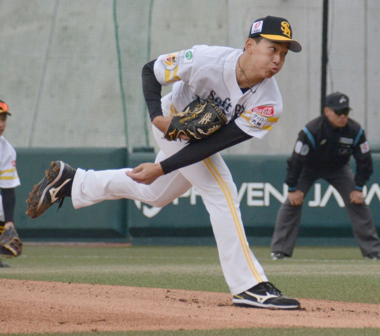 前田悠伍投手【Mサイズ 】ソフトバンク ユニフォーム ホーム 白