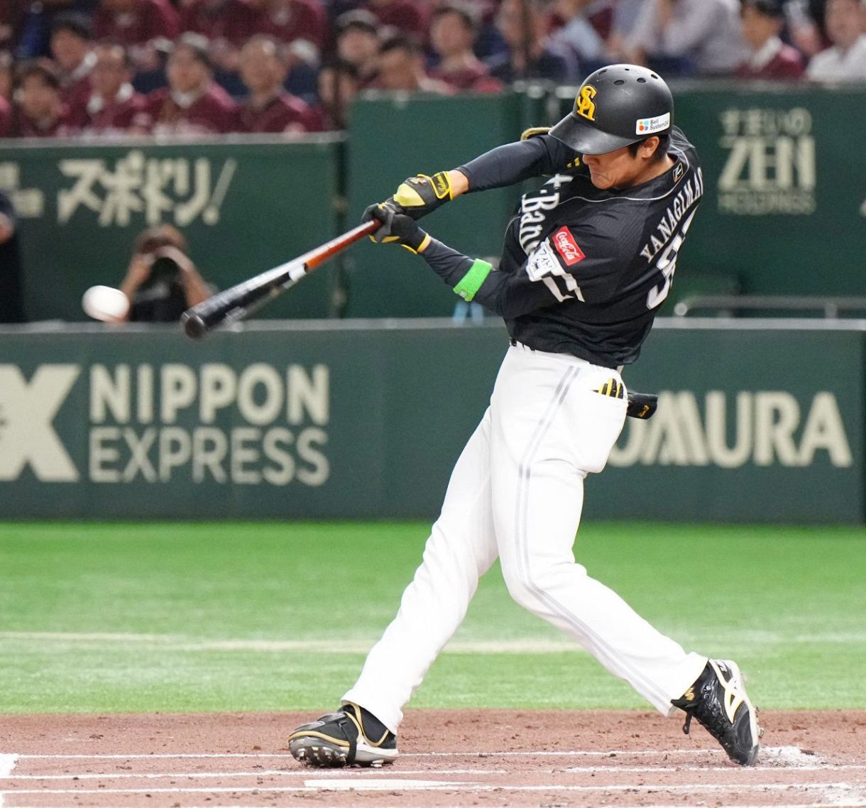 ソフトバンク3戦ぶりスタメン柳町達の三塁打で先制 今季は長打も光る