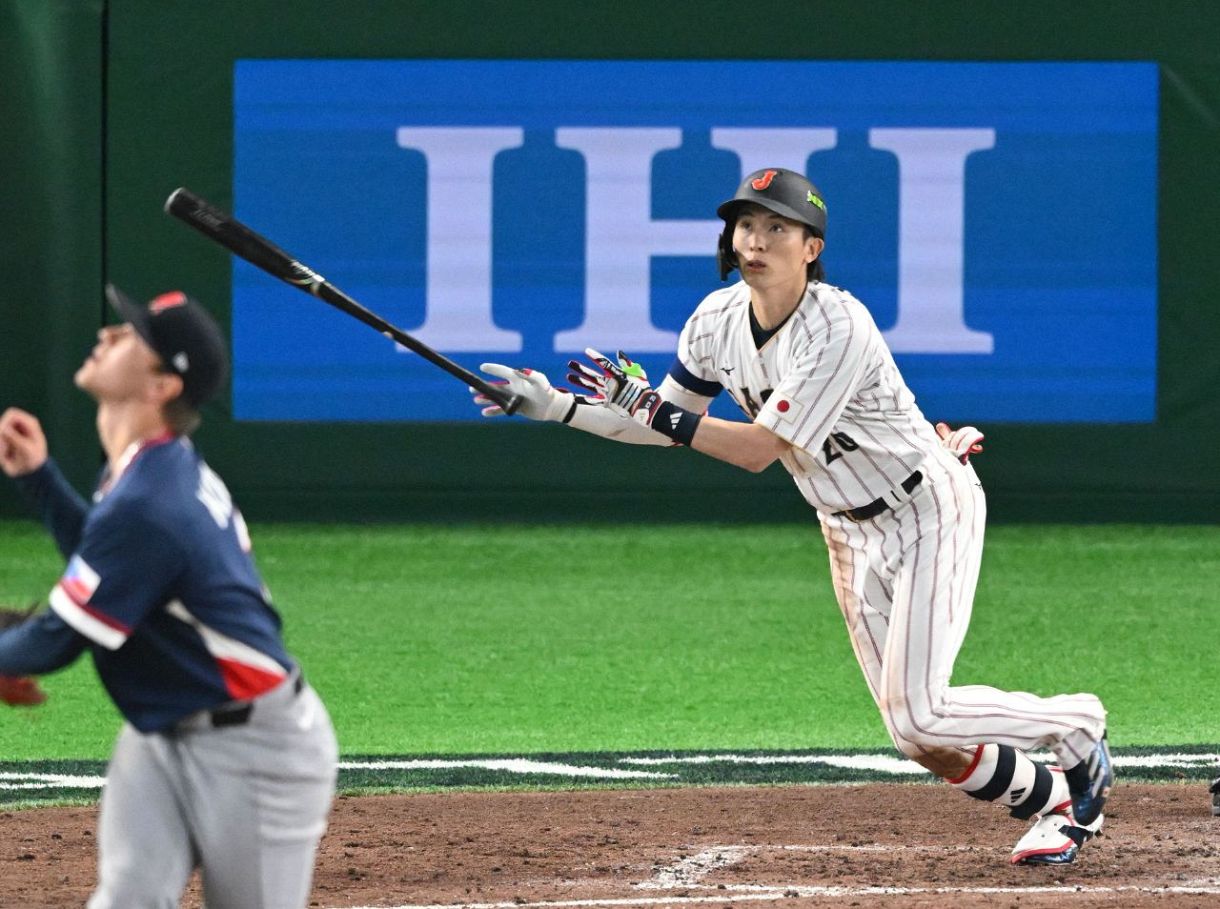 俊足だけじゃない！ 侍ジャパンの周東佑京が代表初アーチ、8回に価値 