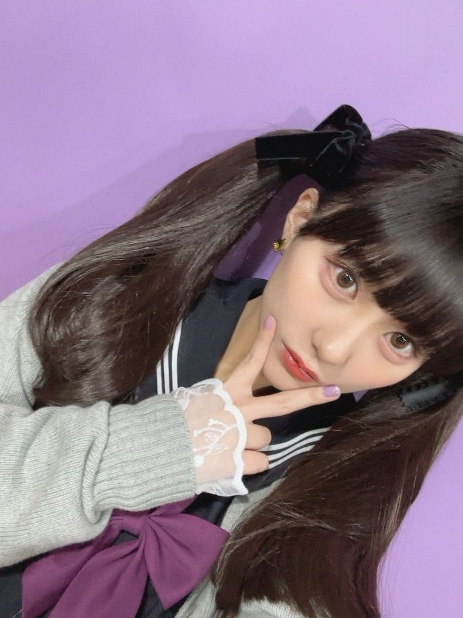 可愛いいツインテール女子中学生 