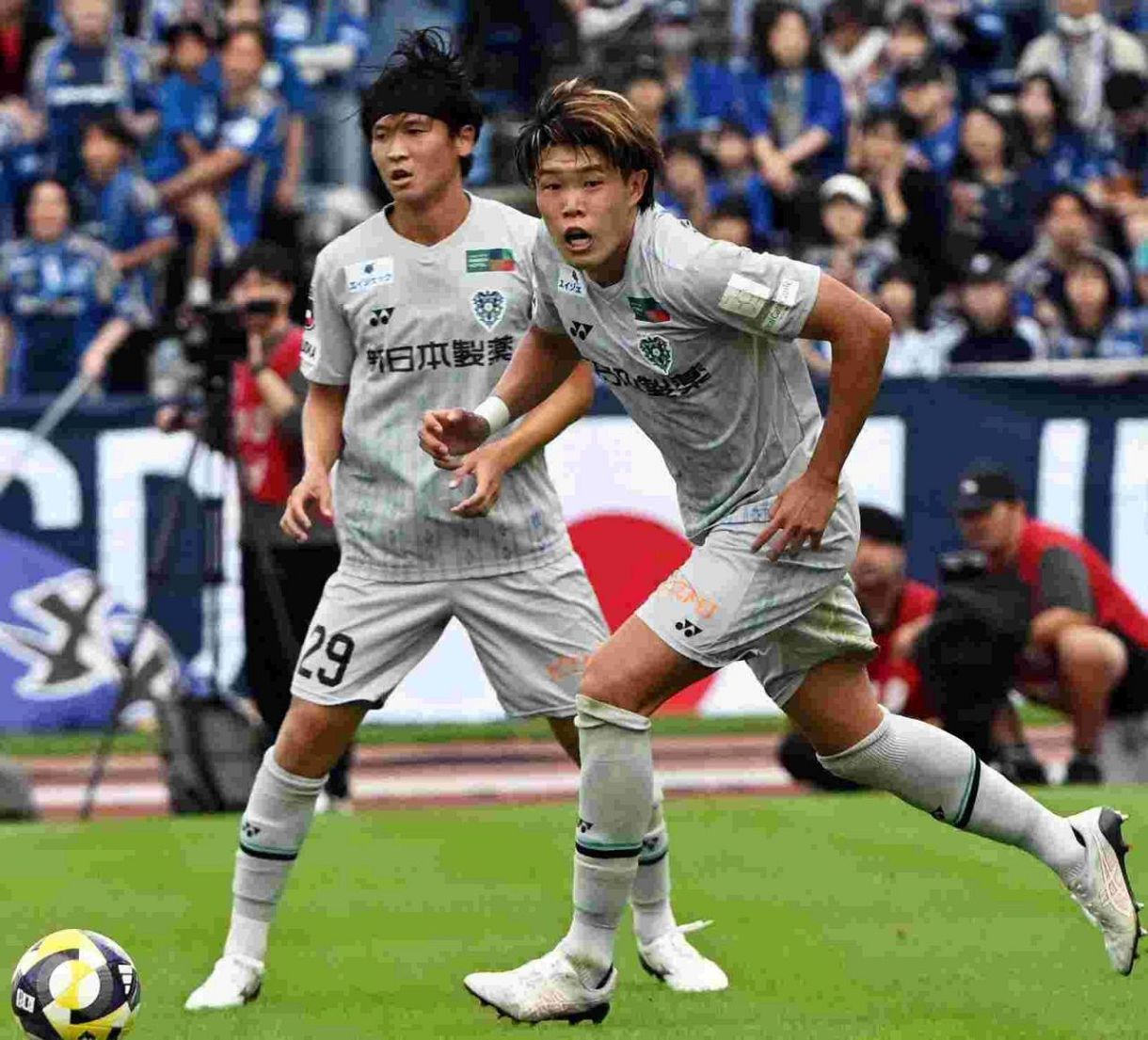 日本代表の安藤智哉がスタメン J1アビスパ福岡、東京V戦でボランチ3人