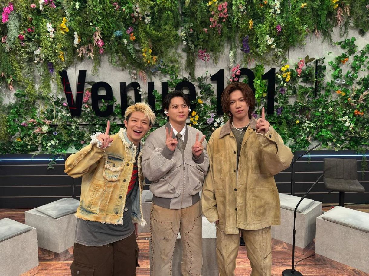 すごいな」「赤は初めてよね!?」Number_i岸優太〝衝撃イメチェン〟姿に