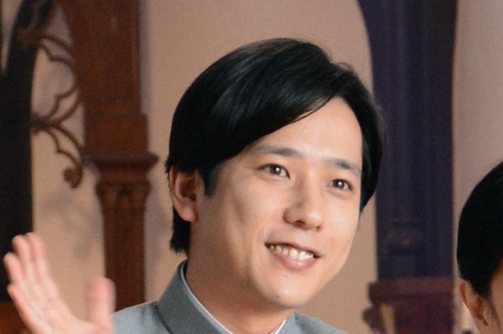 激レア！入手困難！未開き！嵐　二宮和也　等身大広告（朝日新聞、エリア限定　日産ノート） 嵐「二宮和也」の“愛車”「高級SUV」に反響多数！ 「さすが国民的