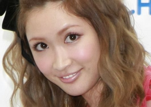 笑顔が紗栄子さん」18歳モデル長男〝そっくり〟成長姿に「立派に育って