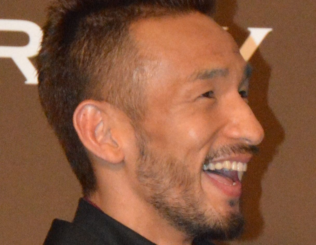 腕にしか目がいかない」電撃引退から20年…中田英寿さん〝モリモリ筋肉
