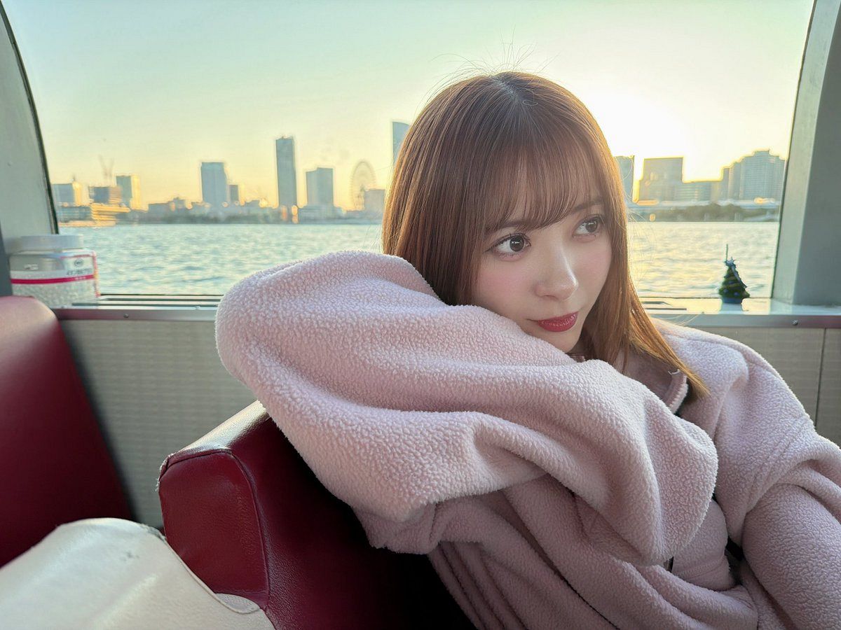 ちょっと過激！」元モー娘・生田衣梨奈〝超ミニスカ〟姿に「上も下も目